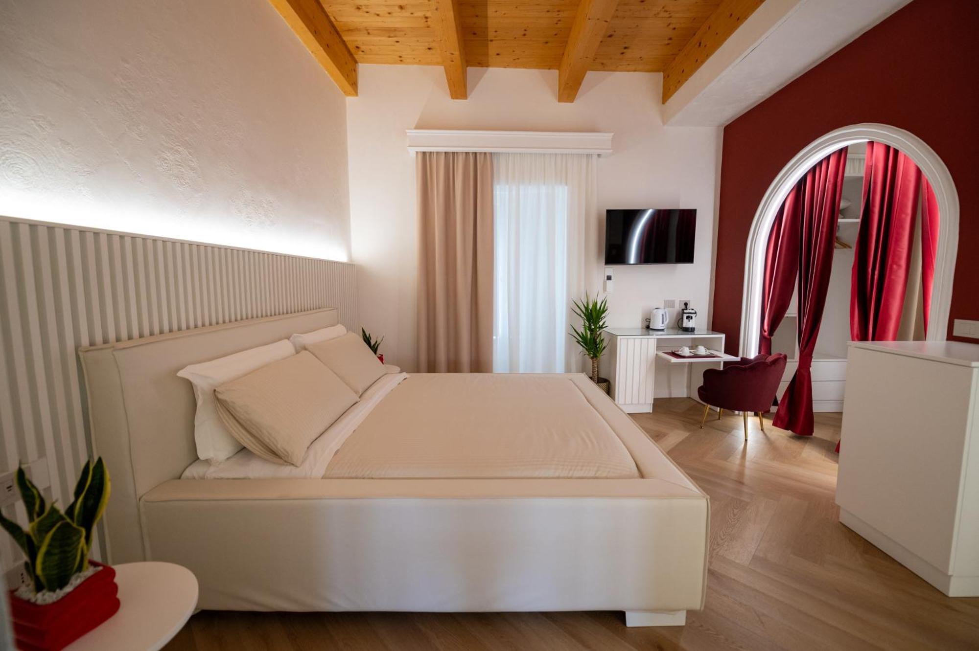 Bed and Breakfast La Divina - Free Parking - Tropea Esterno foto