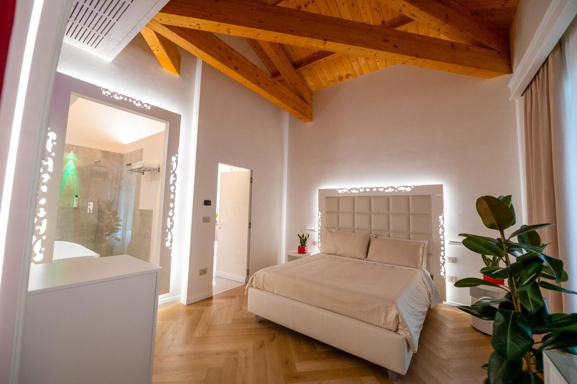 Bed and Breakfast La Divina - Free Parking - Tropea Esterno foto