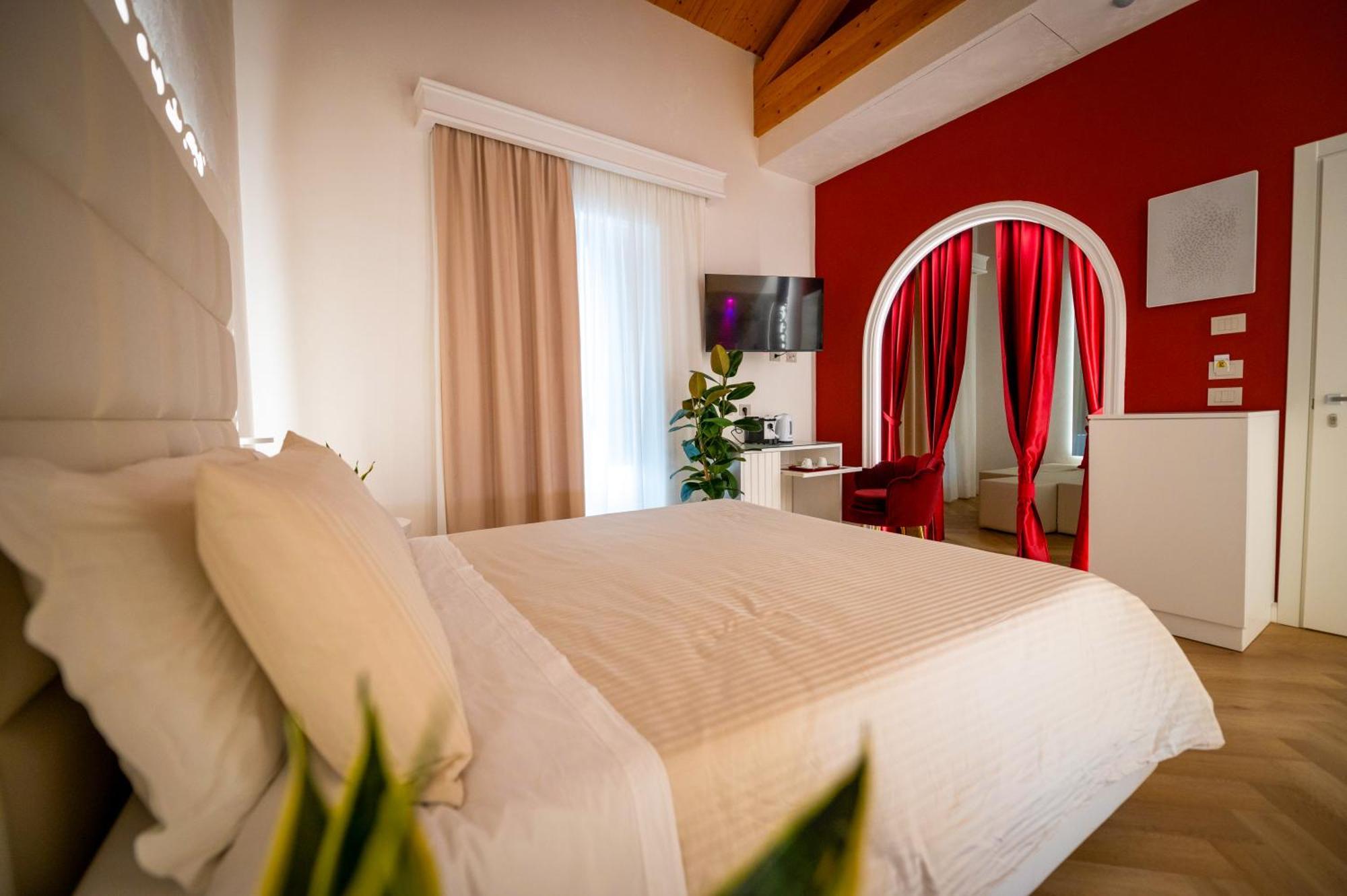 Bed and Breakfast La Divina - Free Parking - Tropea Esterno foto