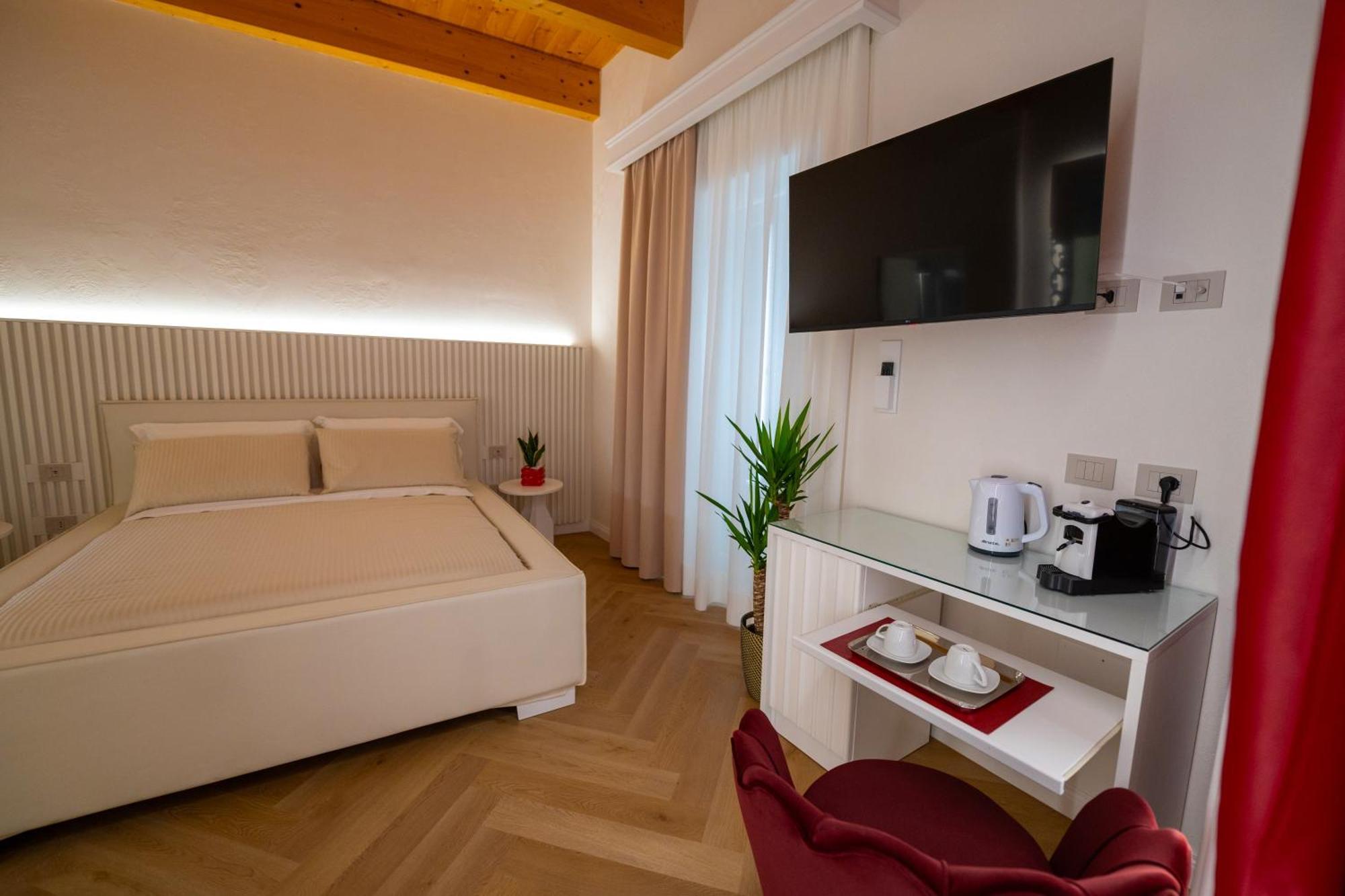 Bed and Breakfast La Divina - Free Parking - Tropea Esterno foto