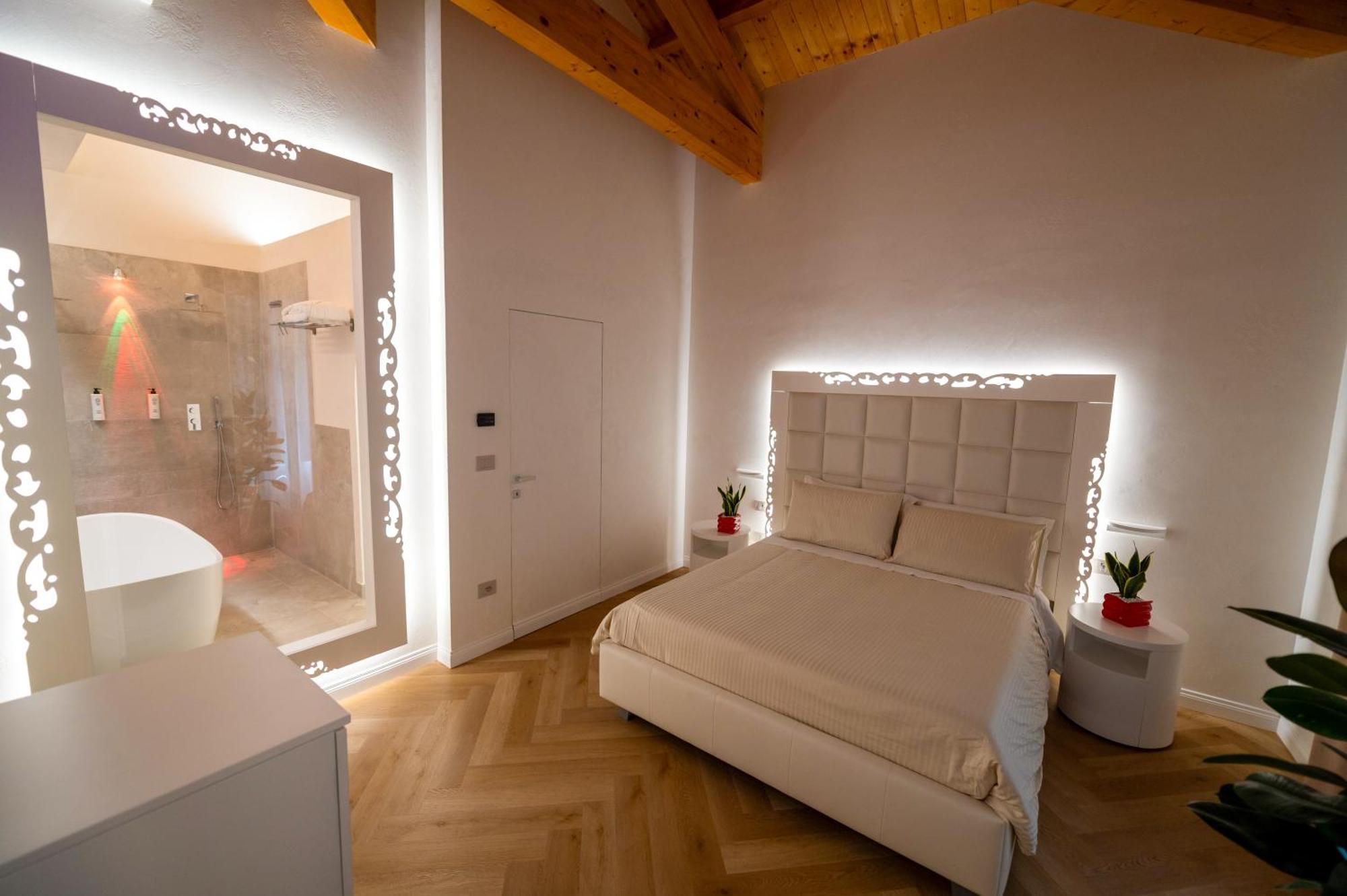 Bed and Breakfast La Divina - Free Parking - Tropea Esterno foto