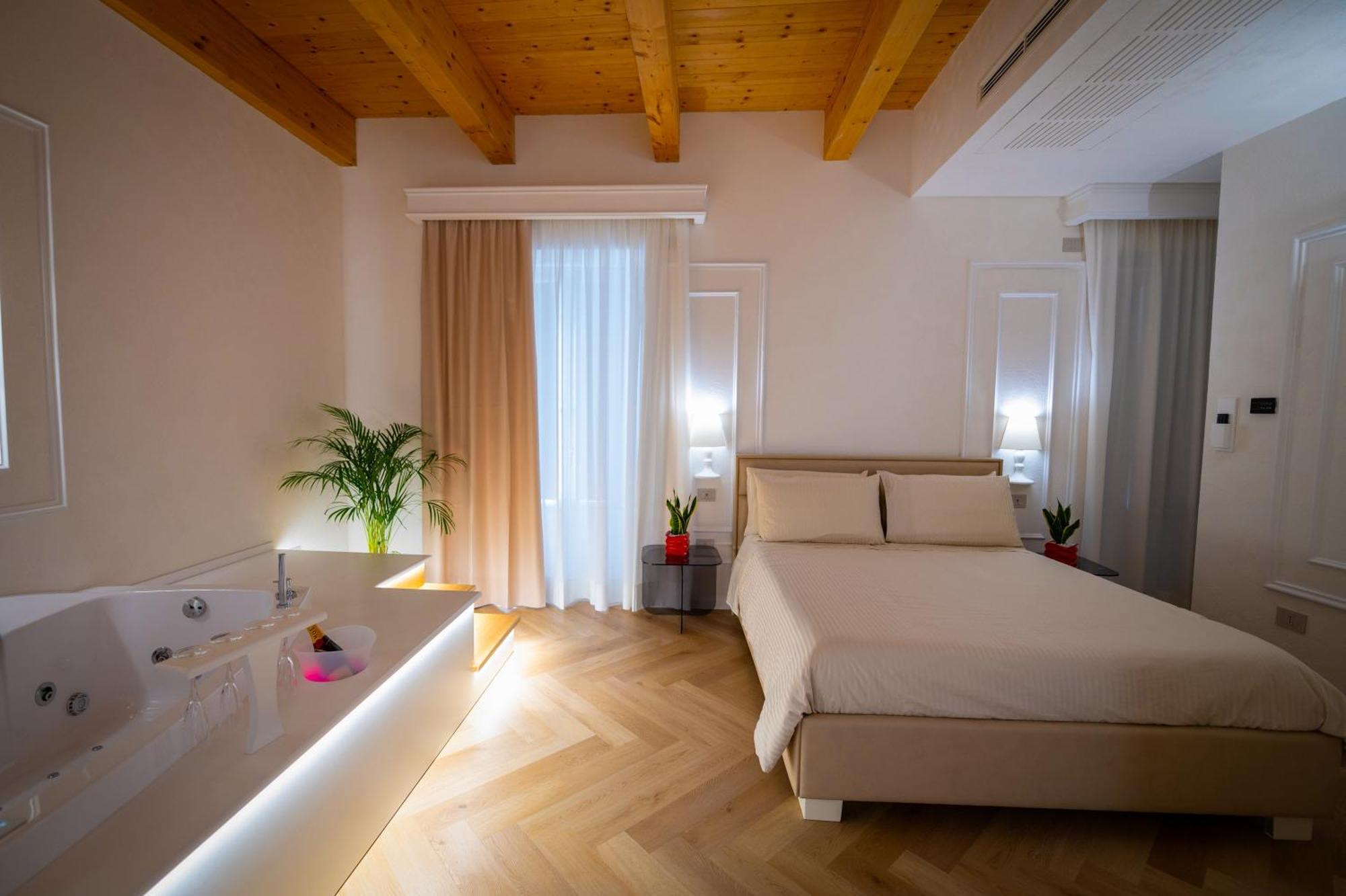 Bed and Breakfast La Divina - Free Parking - Tropea Esterno foto
