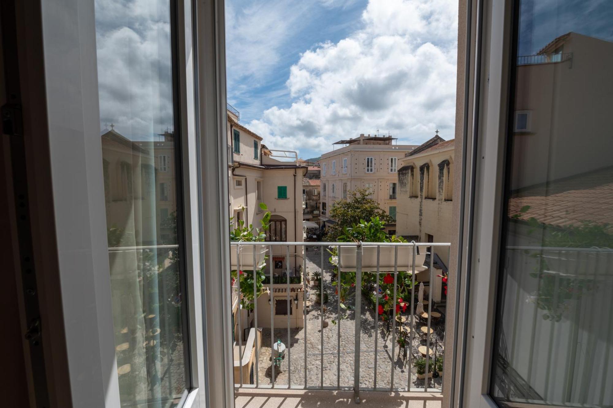 Bed and Breakfast La Divina - Free Parking - Tropea Esterno foto