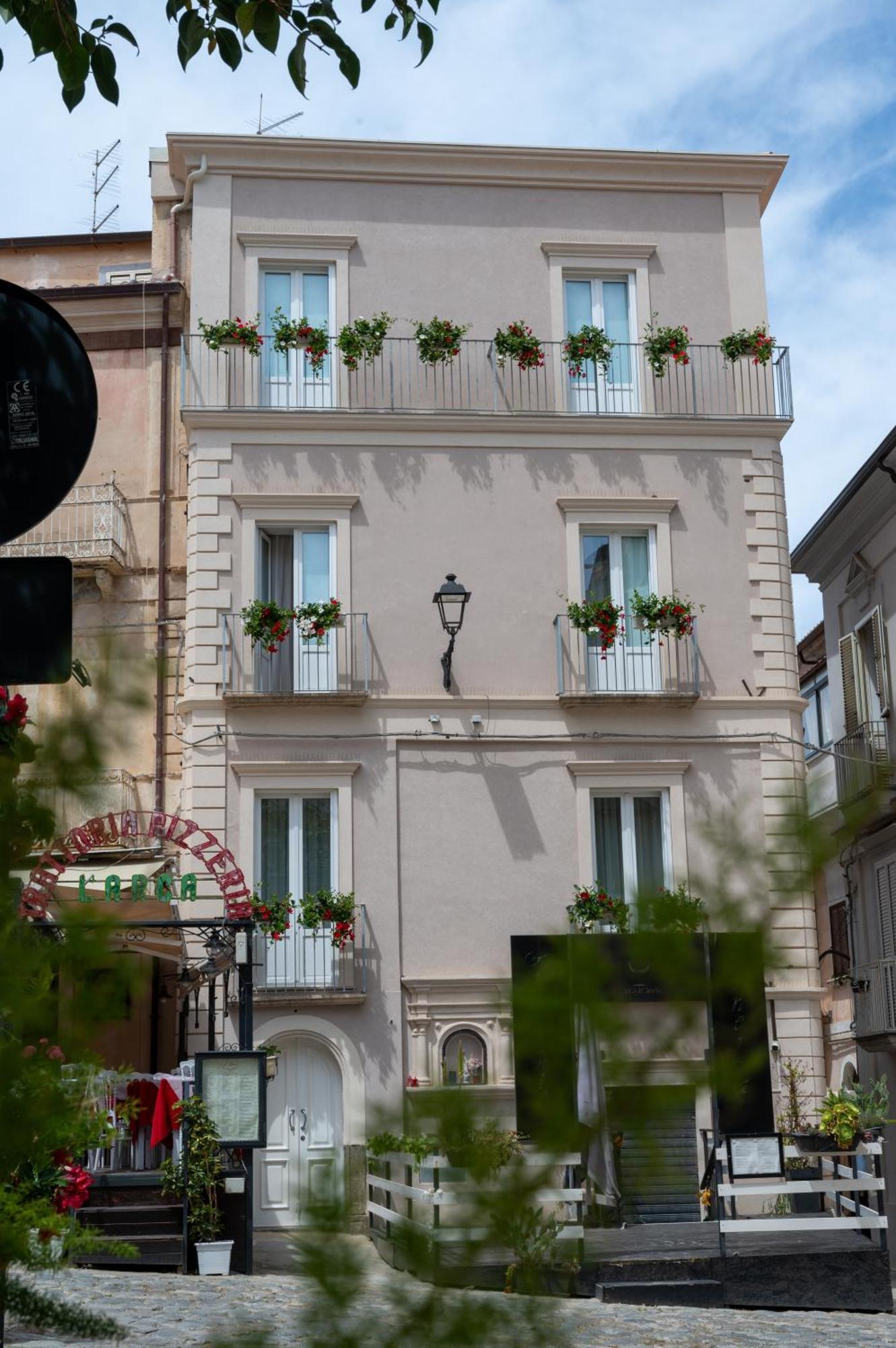 Bed and Breakfast La Divina - Free Parking - Tropea Esterno foto