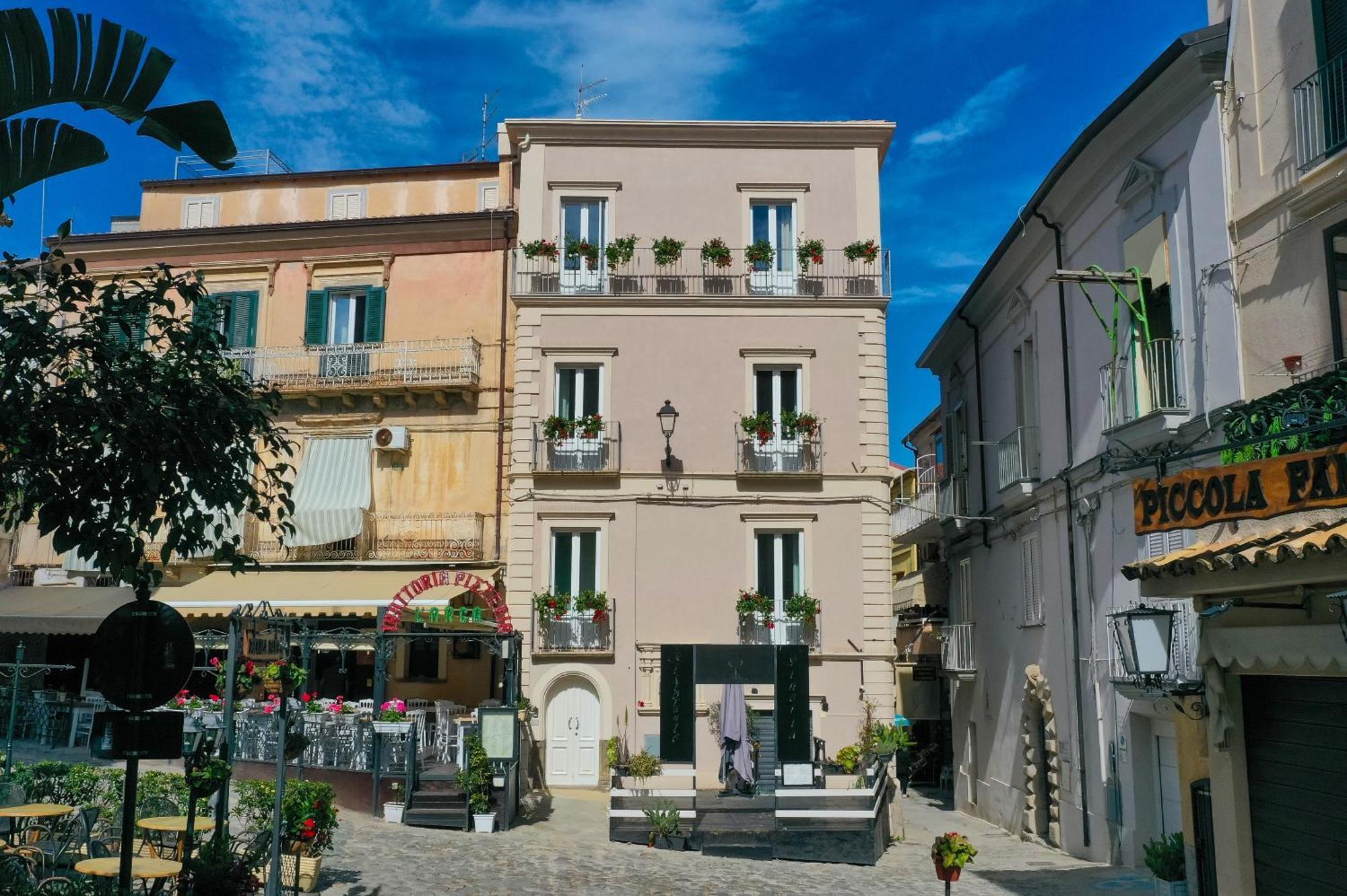 Bed and Breakfast La Divina - Free Parking - Tropea Esterno foto