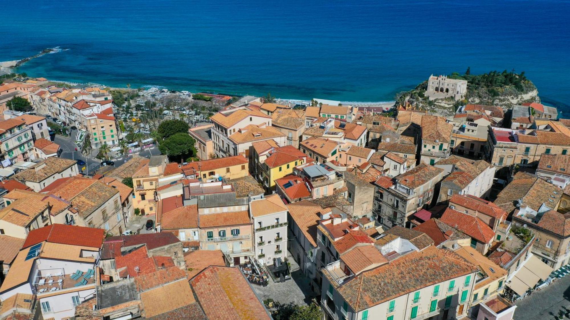 Bed and Breakfast La Divina - Free Parking - Tropea Esterno foto