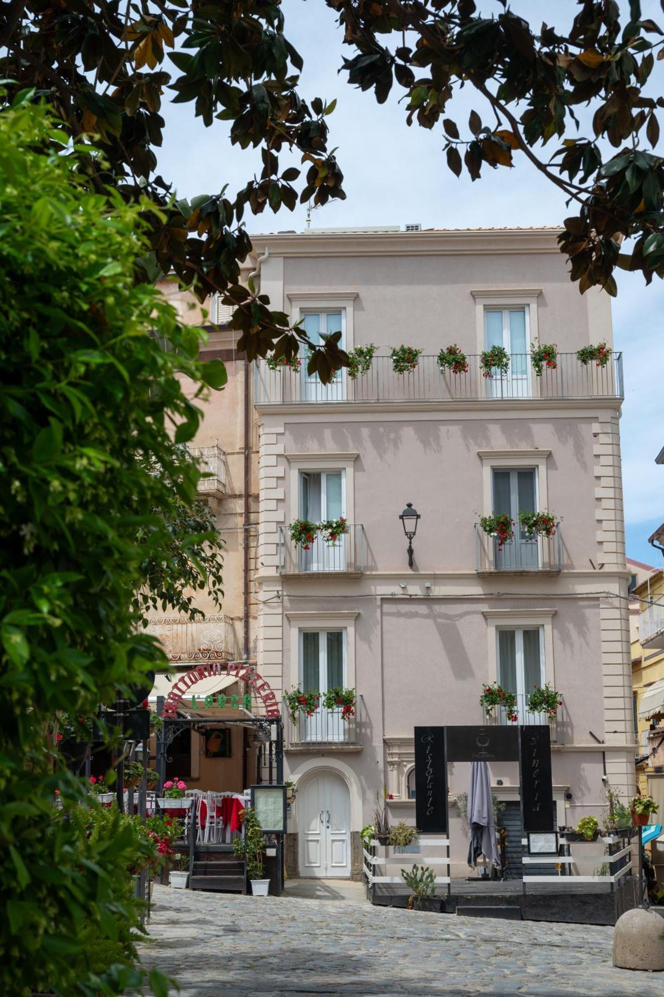 Bed and Breakfast La Divina - Free Parking - Tropea Esterno foto