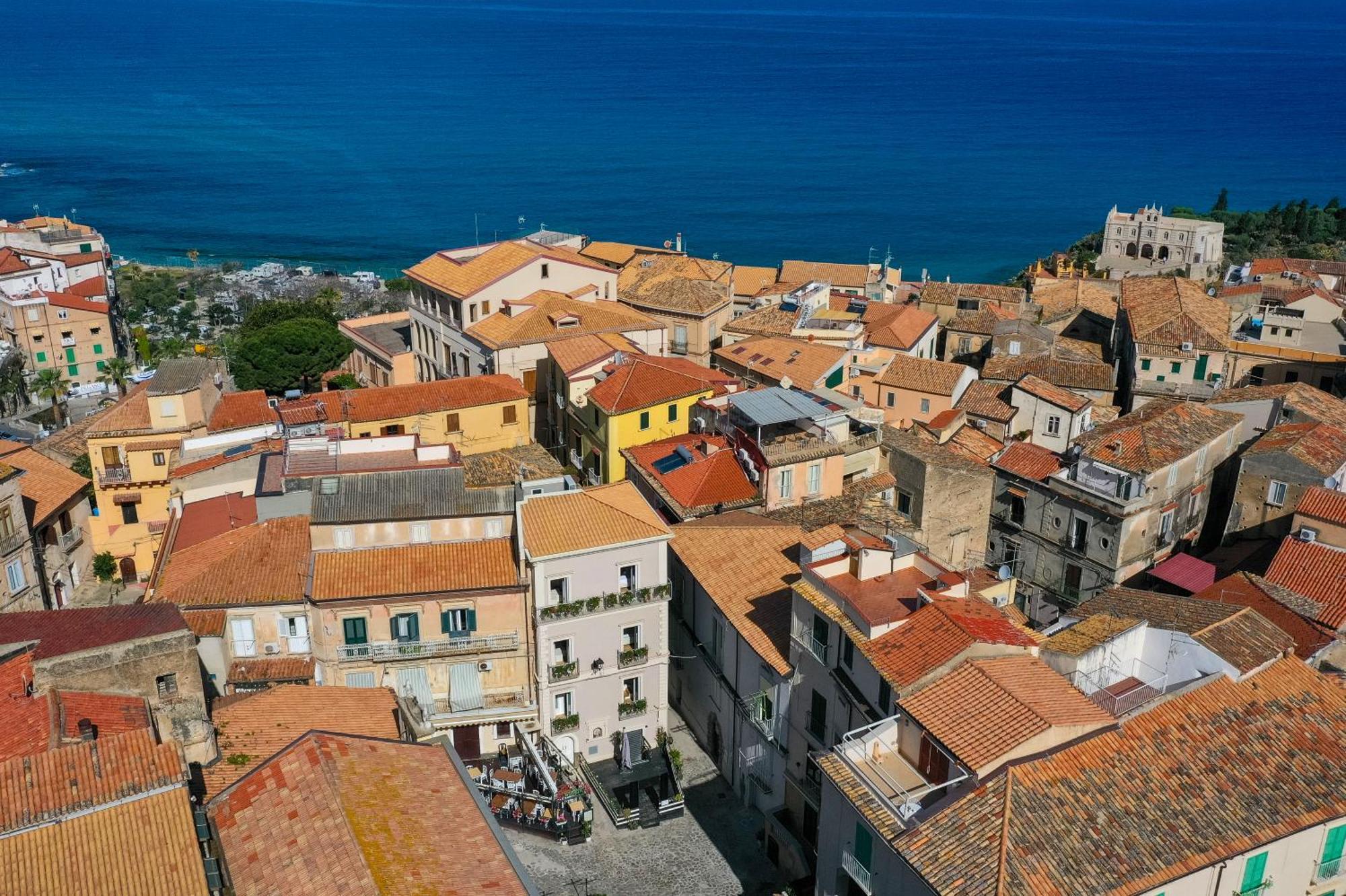 Bed and Breakfast La Divina - Free Parking - Tropea Esterno foto