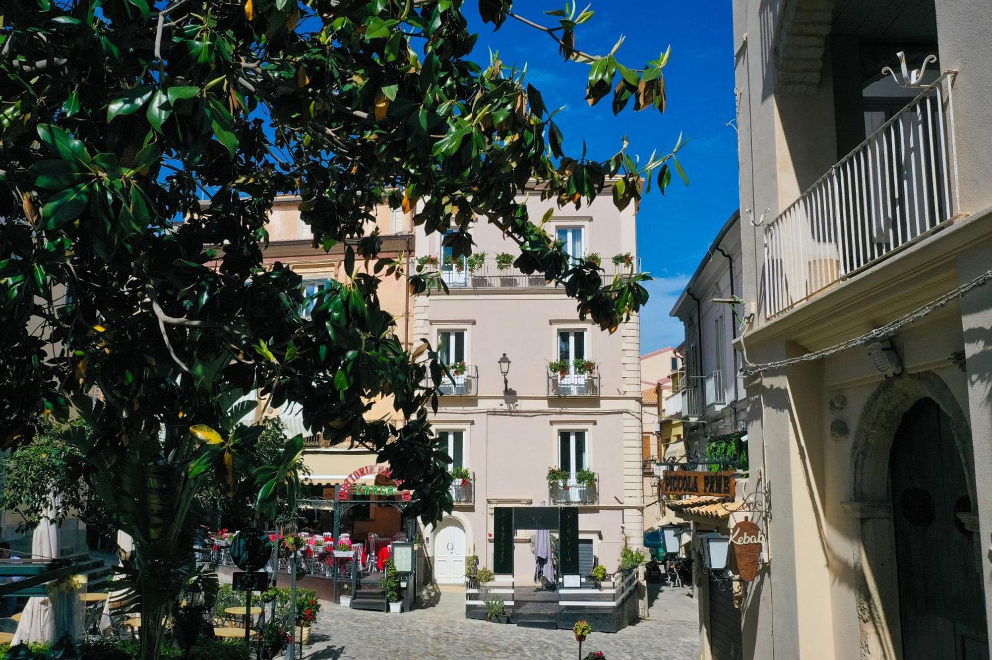 Bed and Breakfast La Divina - Free Parking - Tropea Esterno foto