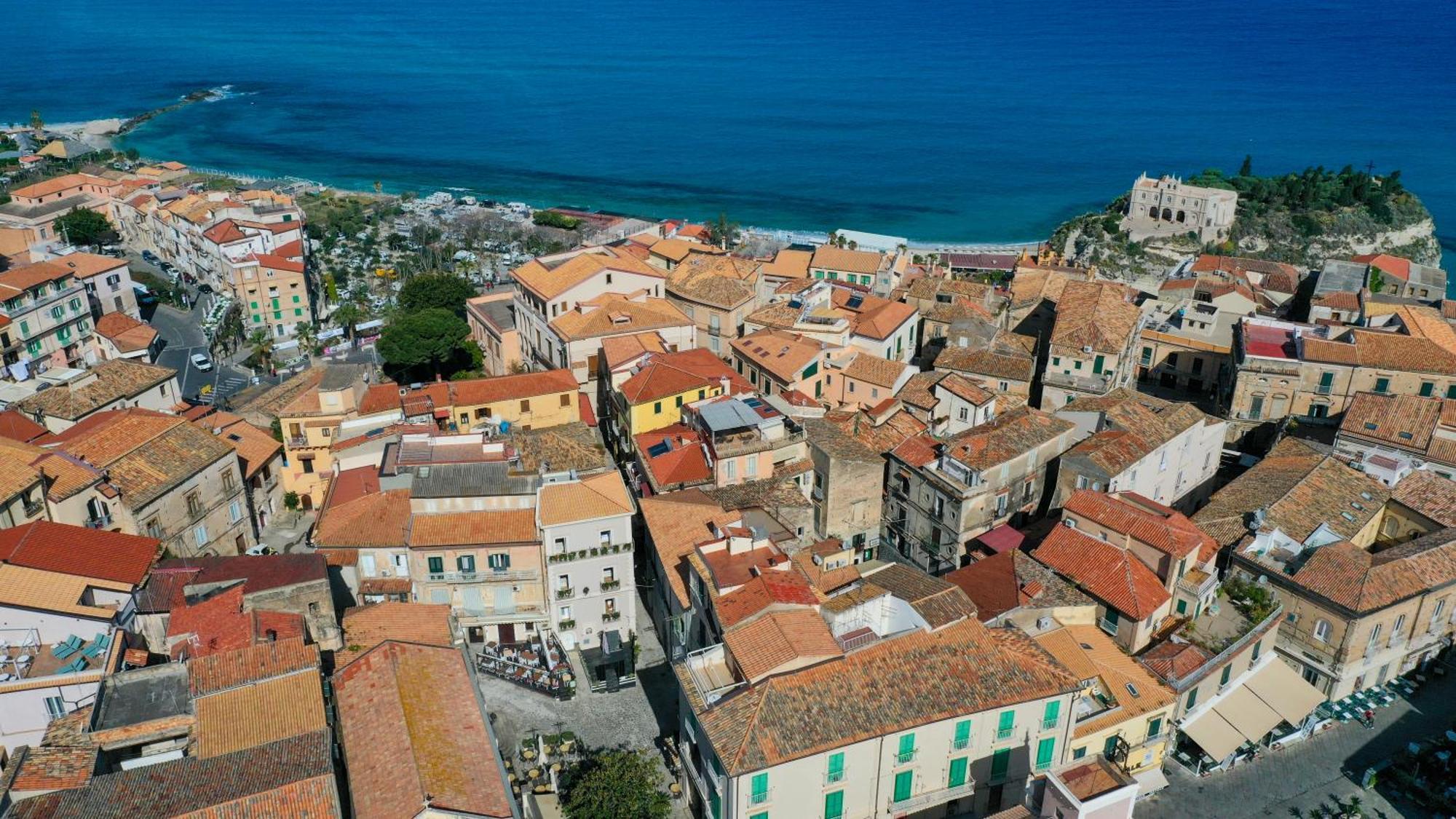 Bed and Breakfast La Divina - Free Parking - Tropea Esterno foto