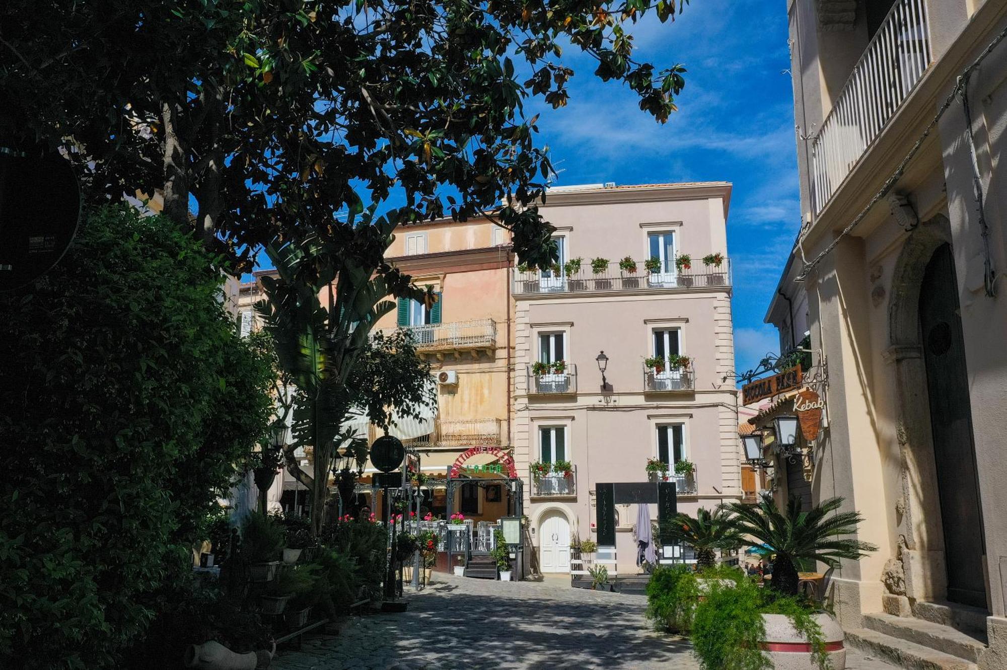 Bed and Breakfast La Divina - Free Parking - Tropea Esterno foto