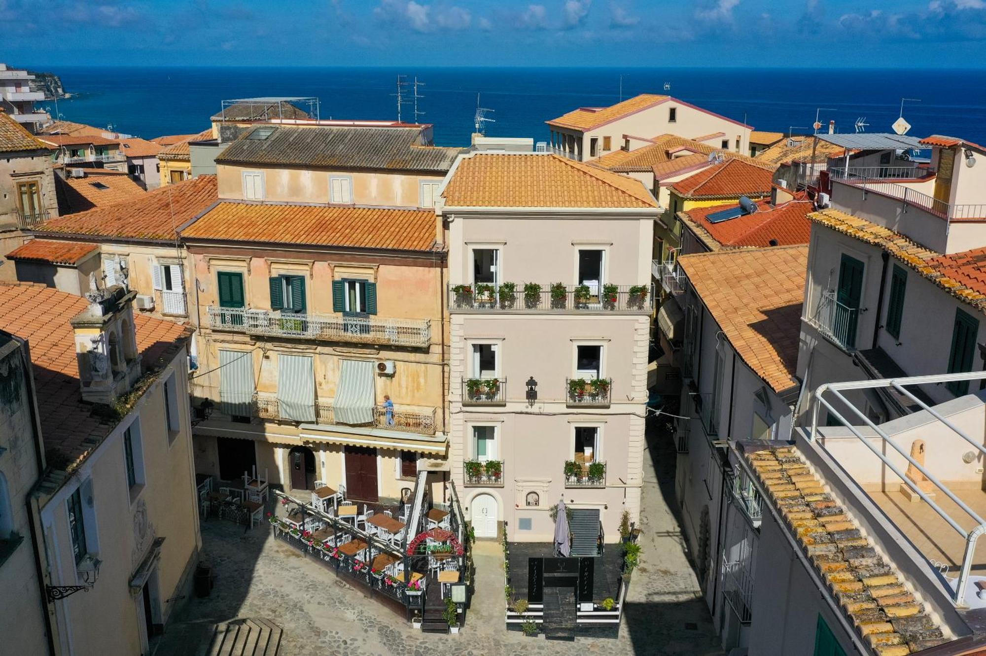 Bed and Breakfast La Divina - Free Parking - Tropea Esterno foto